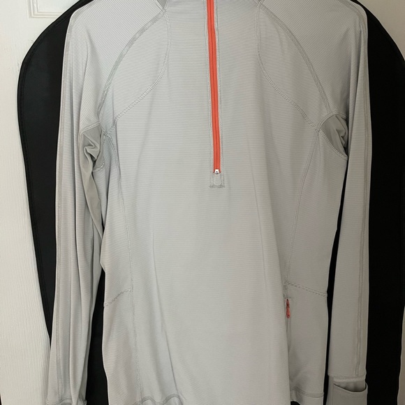 size 8 lulu pullover - Picture 1 of 5